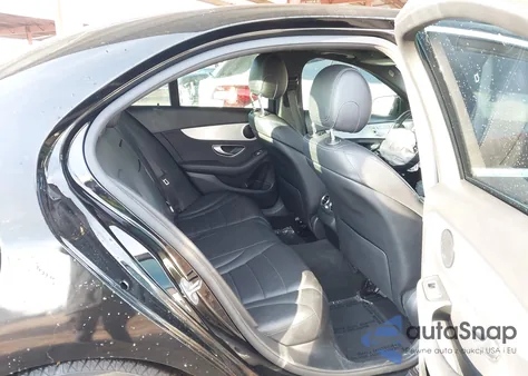 2020 Mercedes-Benz C 300 z USA, uszkodzony, nr VIN W1KWF8DB7LR570022